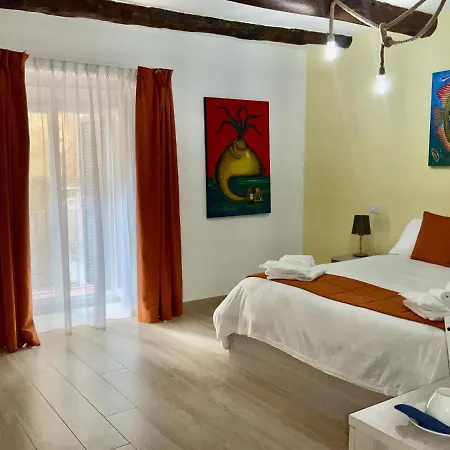 'a De' Scugnizzi Bed & Breakfast *