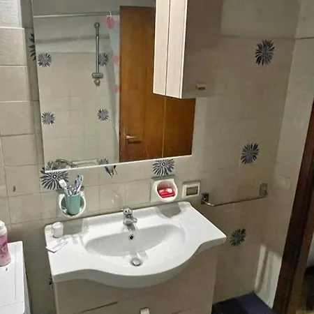 Center Apartment *