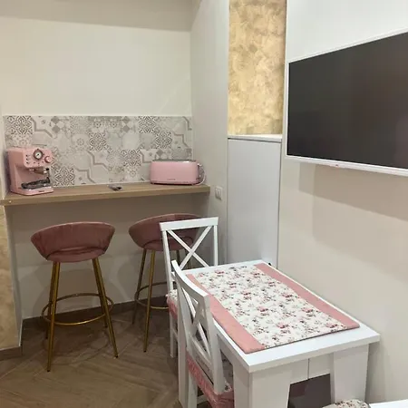 The Pink House Luxury * Naples
