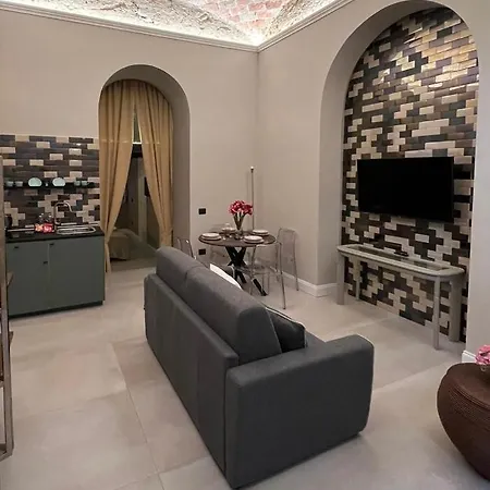 Zentral Naples