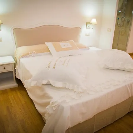 Bed & Breakfast I Racconti Di Partenope Naples
