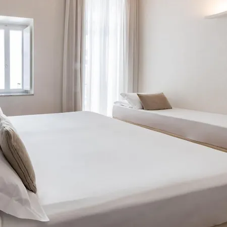 Hotel Piazza Bellini&apartments 3*