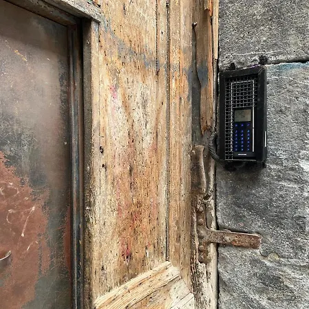 'a De' Scugnizzi *