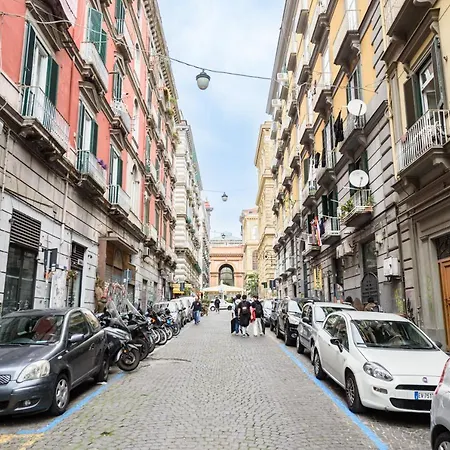 Via Bellini 44 Napoli