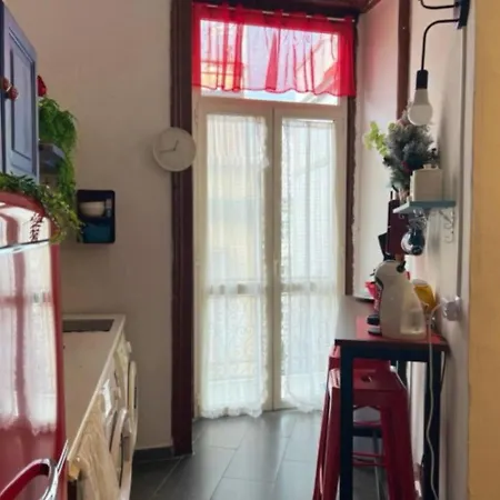 La Porta Accanto Napoli
