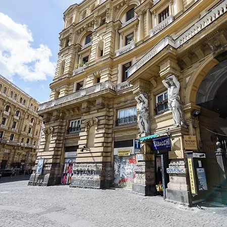 Piazza Nicola 14 Apartament *