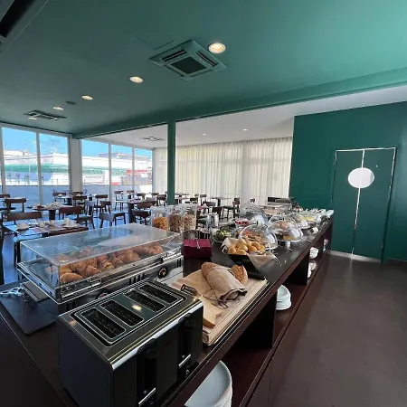 Western Plaza Hotel 4*