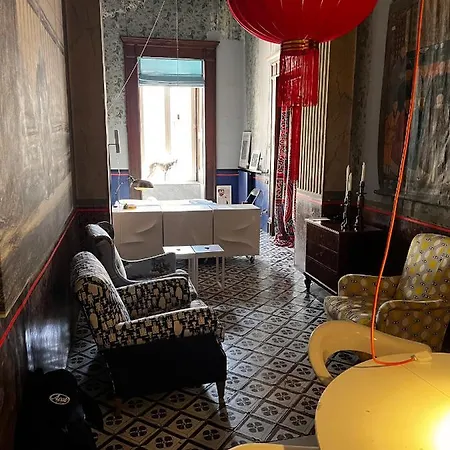 Stanza Orientale * Naples