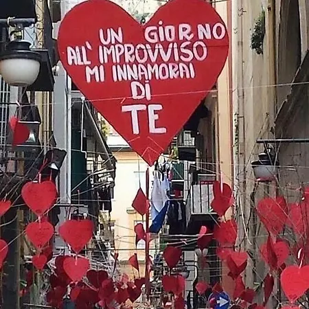 Oikos * Naples