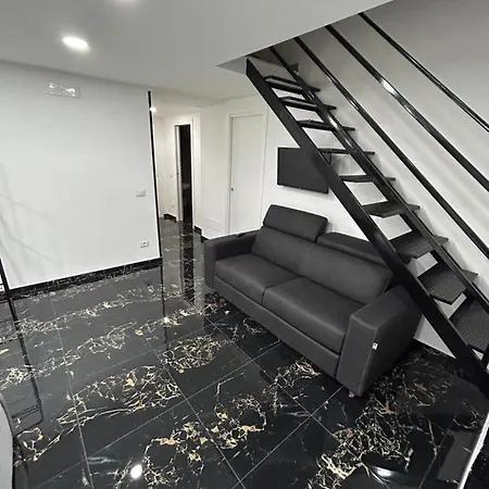 Giovanni Luxury Suites *