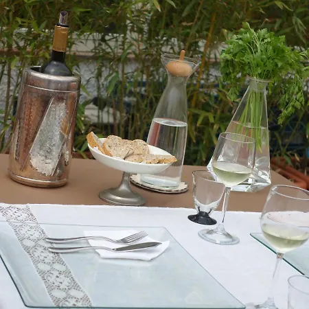 Bed & Breakfast Mea Domus Mergellina Napoli