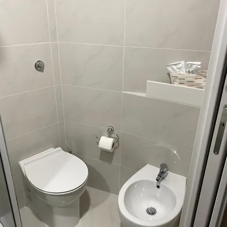 Ricomincio Da Tre Naples