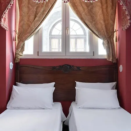 Carafa Di Maddaloni Residenza Di Charme 3* Neapel