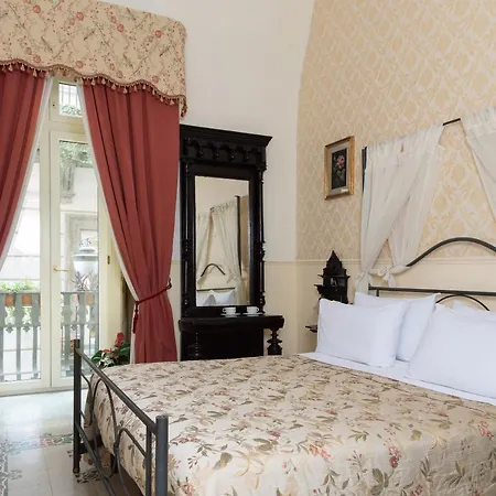 Pensionat Carafa Di Maddaloni Residenza Di Charme Neapel