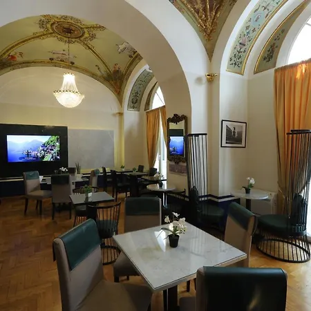 Otel Il Salotto Della Regina 3*