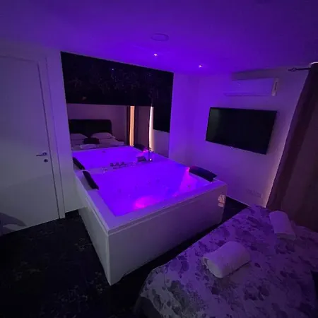 Giovanni Luxury Suites
