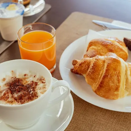 Cesirja Hotel Casavatore