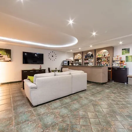 Hotel Cesirja Casavatore