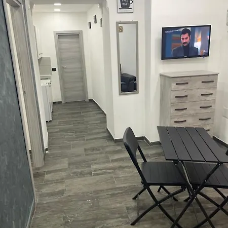 Regina Bnb Apartment Naples