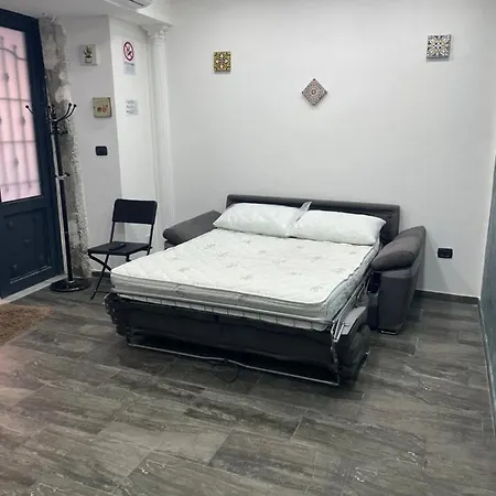Regina Bnb Apartment Naples