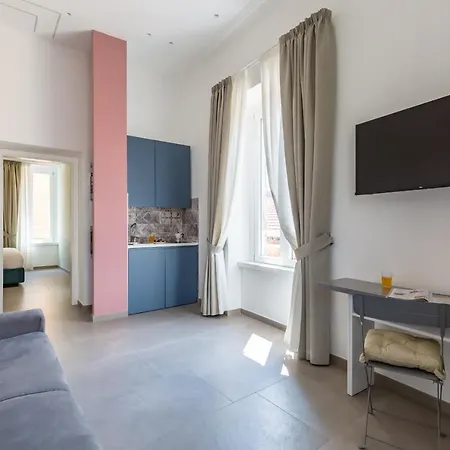 Maria's Bright Flats At The Cathedral Apartment