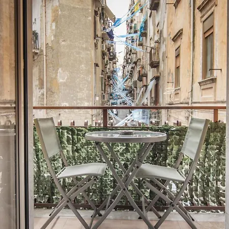 Casa Masaniello - In Historical Center Toledo Station Holiday home Naples