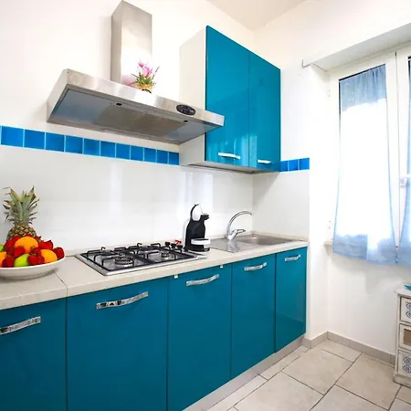 Hostly - Vittoria House - Near The Center With Private Parking Apartamento