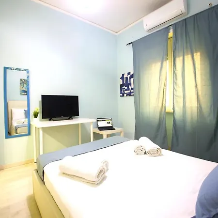 Apartamento Hostly - Vittoria House - Near The Center With Private Parking *