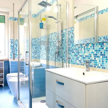 Hostly - Vittoria House - Near The Center With Private Parking Apartamento