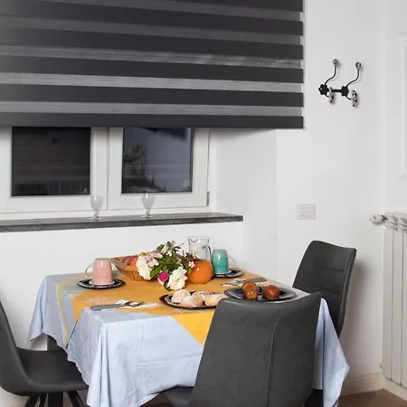 Toledo Alley Apartment Naples