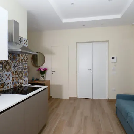 Salotto Vomero 7 * Napoli