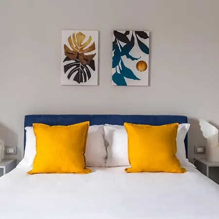 Apartment Maria's Bright Flats At The Cathedral Naples
