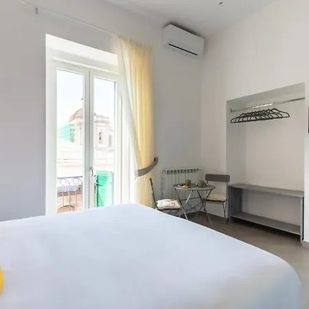 Maria's Bright Flats At The Cathedral Apartment Naples