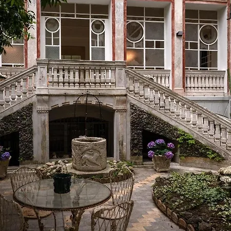 Affittacamere Artemisia Domus - Giardino Napoli