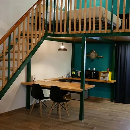Terminal 1 Apartment *