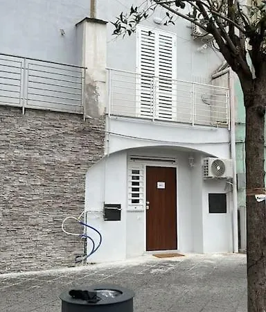 Casa Sandrili, Central Station Apartment *