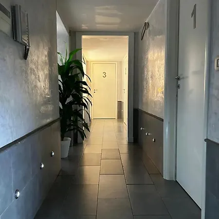 A Un Passo Dal Castello Maschio Angioino * Naples