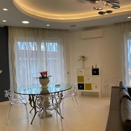 Oliver Luxury Naples