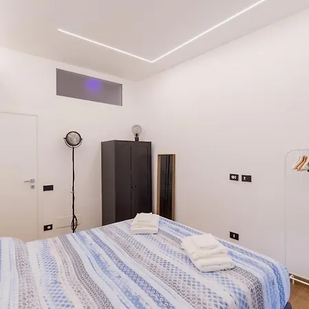 Exclusive Parking Flat X 4 Near Metro 1 Salvator Rosa * Naples