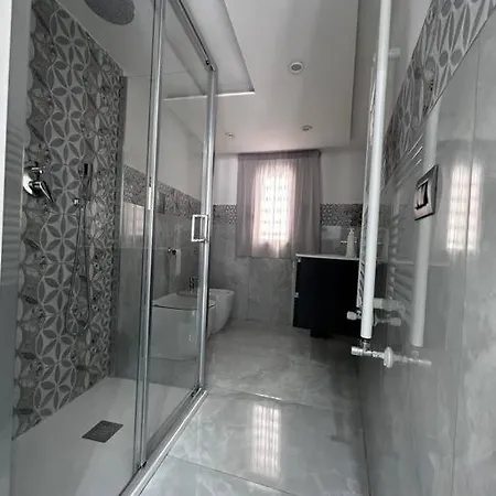 Nunu Santa Lucia Apartment