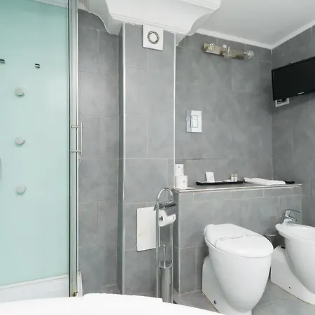 Aparthotel Angioini