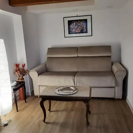 Mi.6 Apartment
