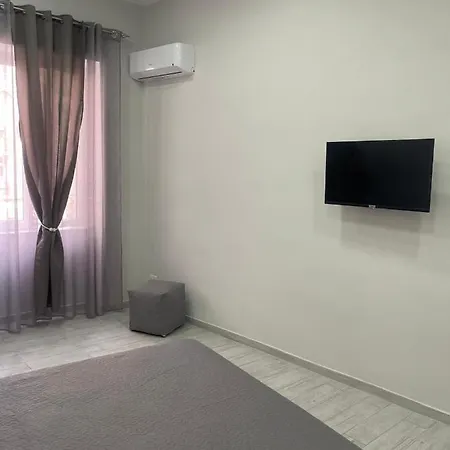 House Aleanto Apartment