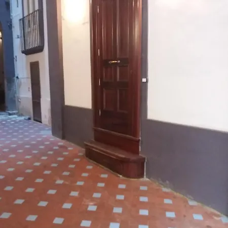 F&b * Nápoles