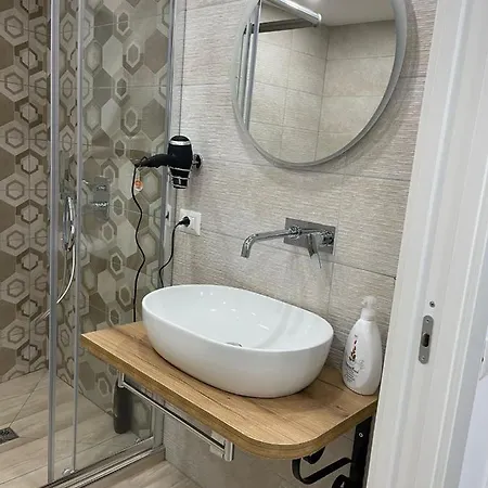 Metro Stazione-museo 500 M-appartamento Ed Elegante Dimora De Curtis Apartman *