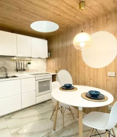 Urban Loft Apartment *