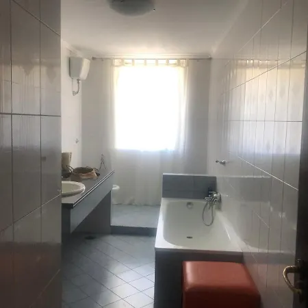 A Casa Di Titty *