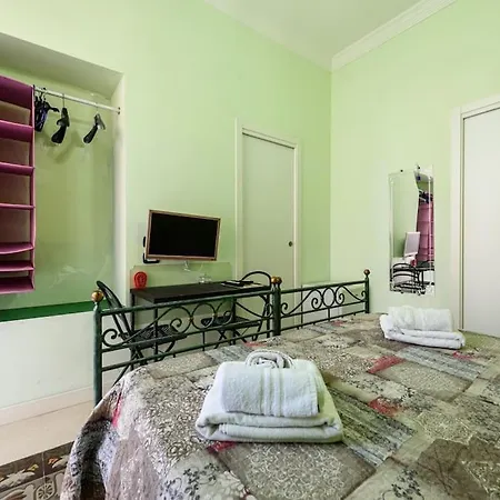 Central Green With Garden View Appartamento