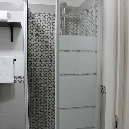 Apartment Pellegrino House - Stazione E Aeroporto *