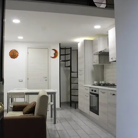 Pellegrino House - Stazione E Aeroporto Apartment Naples